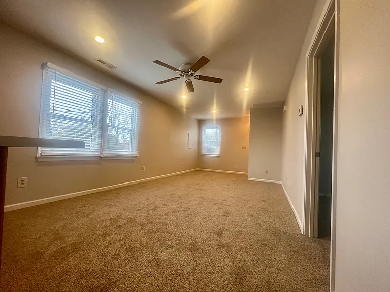 2703 Arctic Ave #B — Photo 10