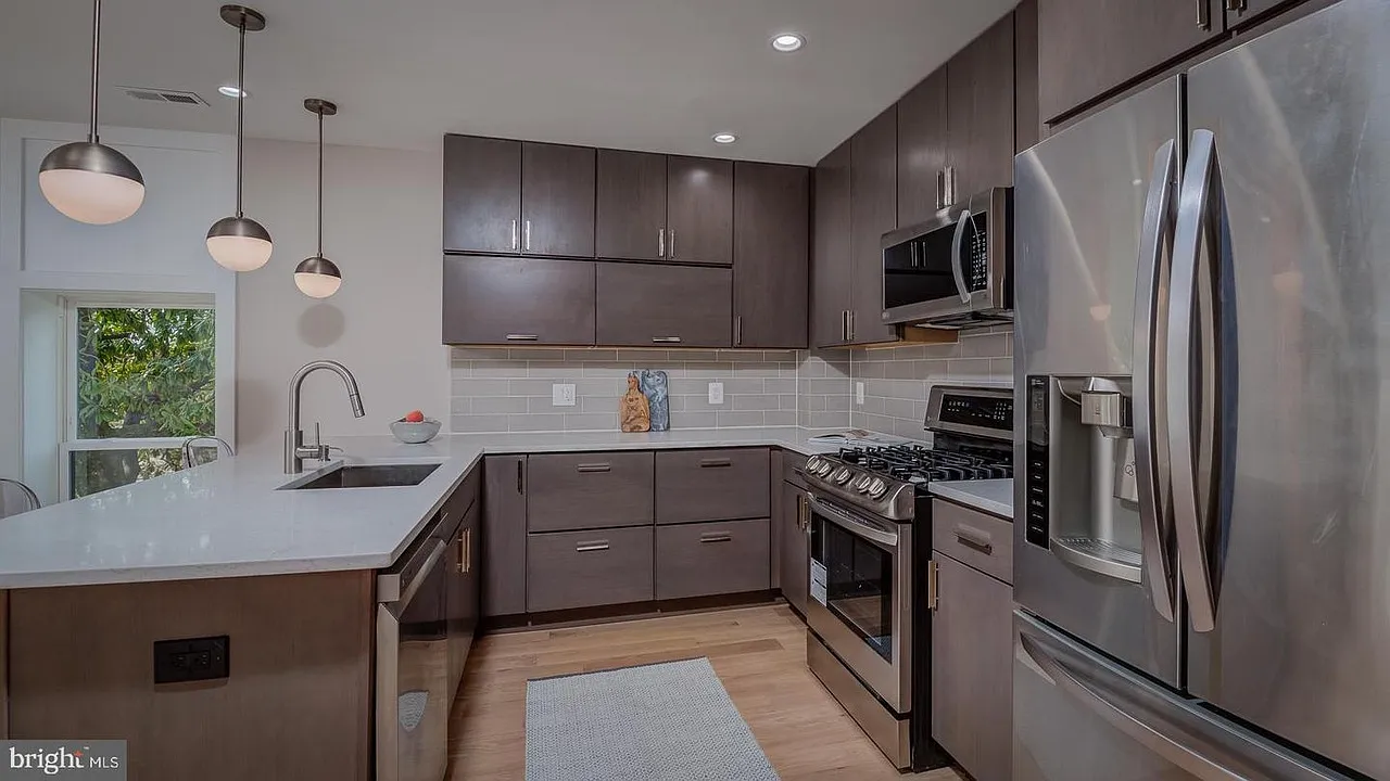 14 T St NE photo 1