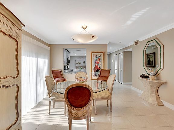 3rd image of 49 Stratford Lane #C