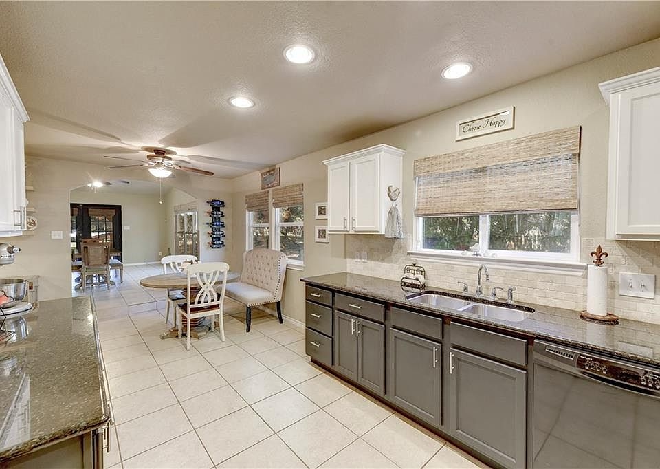 1st image of 4 Cricket Hollow Ct
