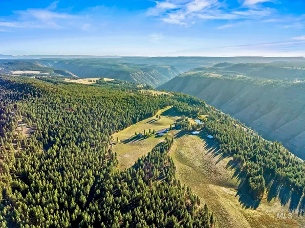 83584 Troy Rd, Wallowa, OR 97885