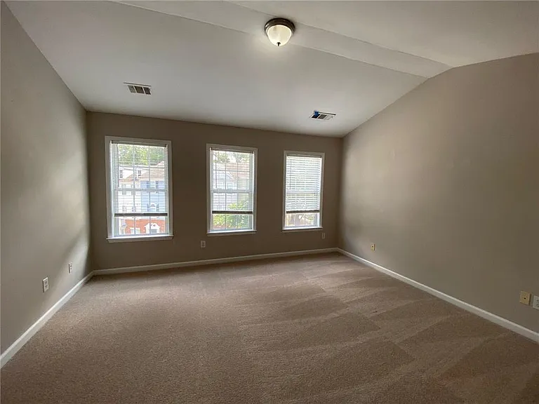 4019 Howell Park Rd — Photo 12