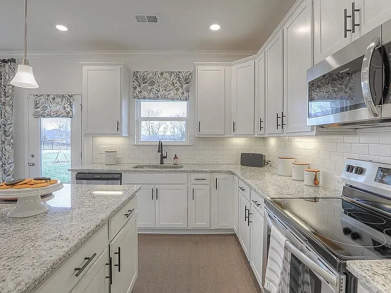4 bed, 2275 sqft, $2,695 — Photo 4