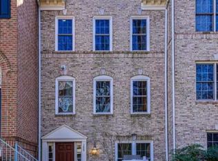 105 Rees Pl, Falls Church, VA 22046