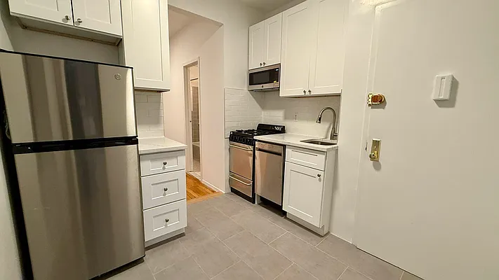 Rented by HOLTON REAL ESTATE INC. | media 2