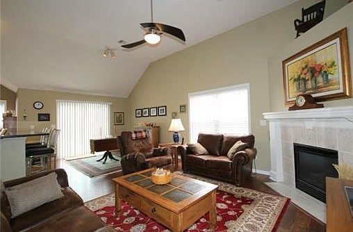 4th image of 1100 River Run Dr