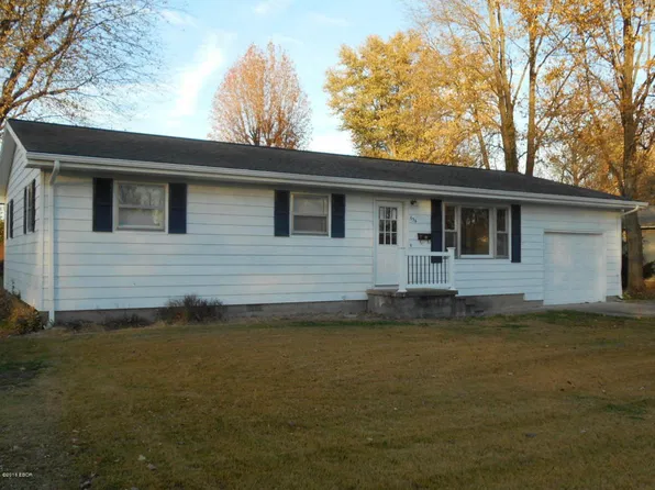 634 W 7th St, Flora, IL 62839