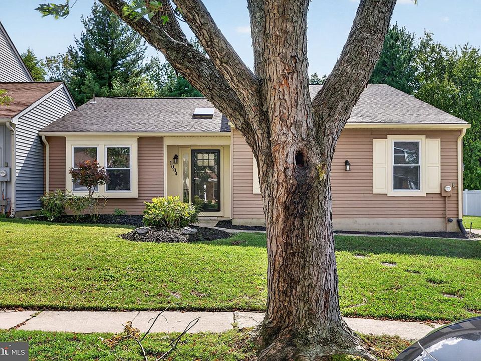 1st image of 1004 Jonathan Ln