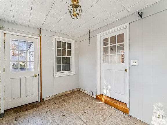 4th image of 5406 Ash St