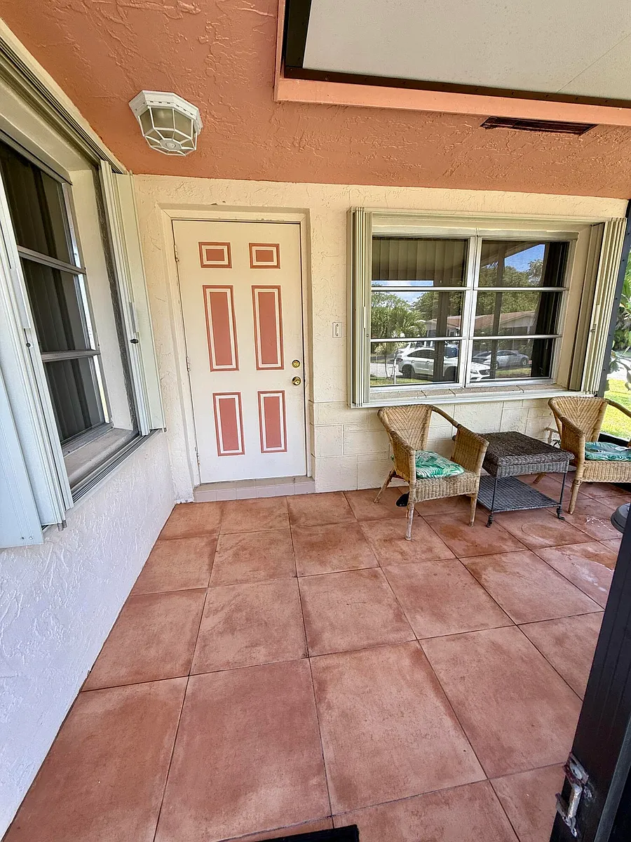 Photo 2 of 11 - 14464 Campanelli Dr - Delray Beach, FL Building Photo - 14464 Campanelli Dr