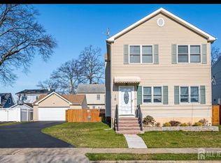 33 W Park Ave, Avenel, NJ