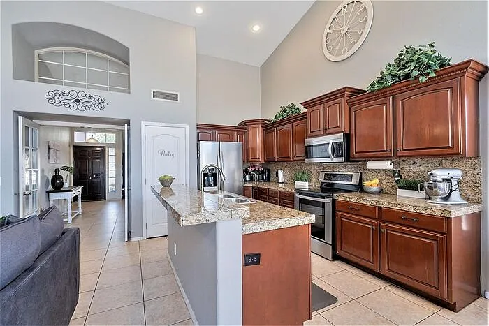 2933 E Verbena Dr — Photo 18