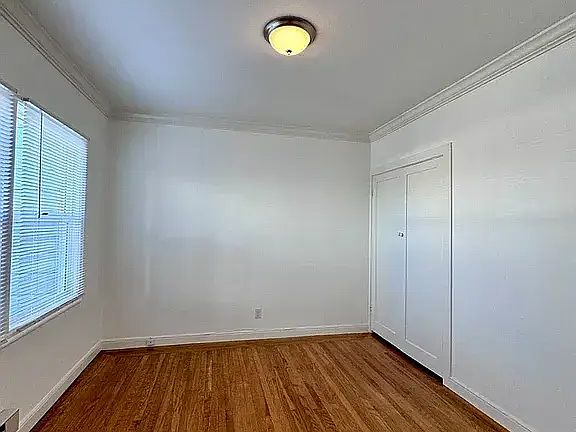 5th image of 186 Pixley St #2