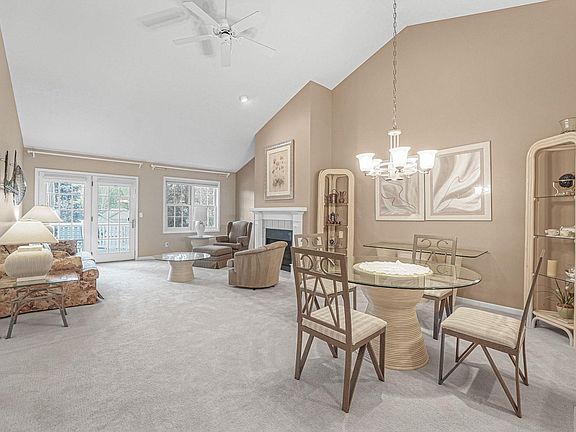 4th image of 2854 E Crown Dr