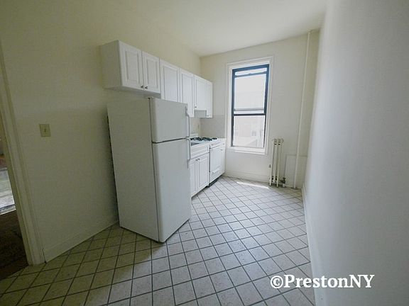 4th image of 2586 44th St APT B3