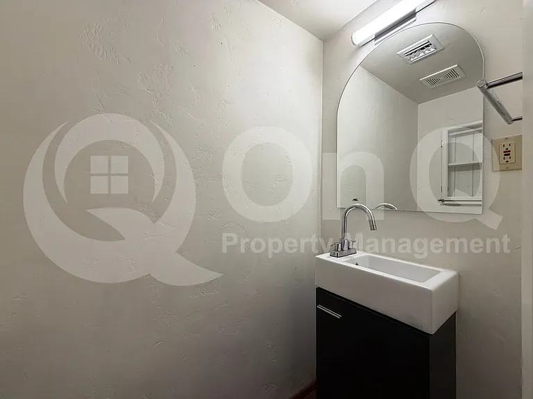 2926 E Waverly St — Photo 12