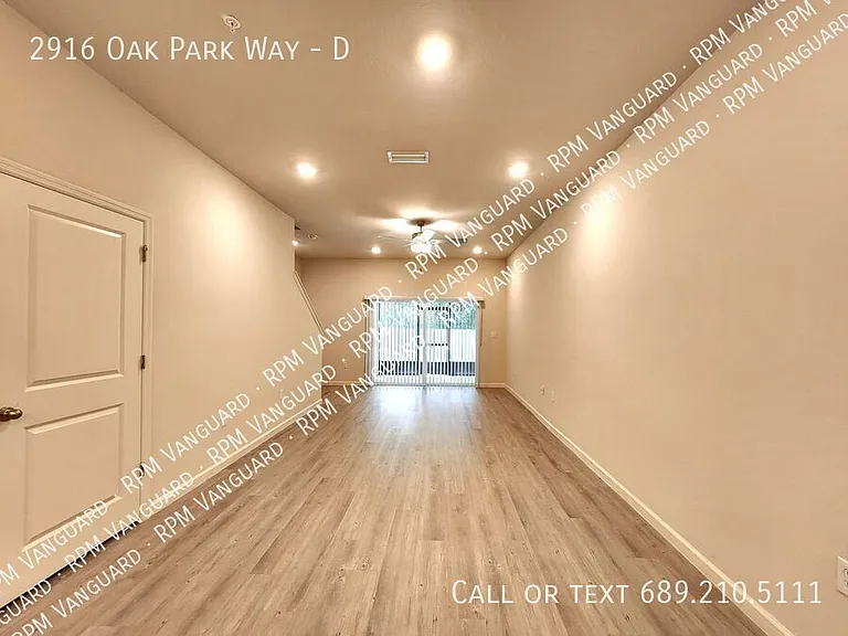 2916 Oak Park Way #D — Photo 6