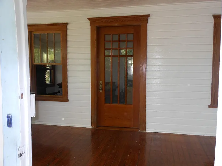 Front Porch/Florida Room