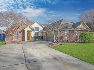 607 Beacon Dr, Youngsville, LA 70592