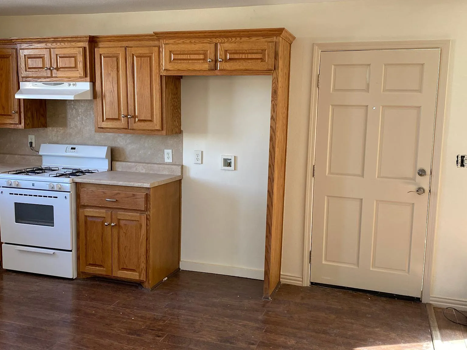 10002 Sharon Dr — Photo 3