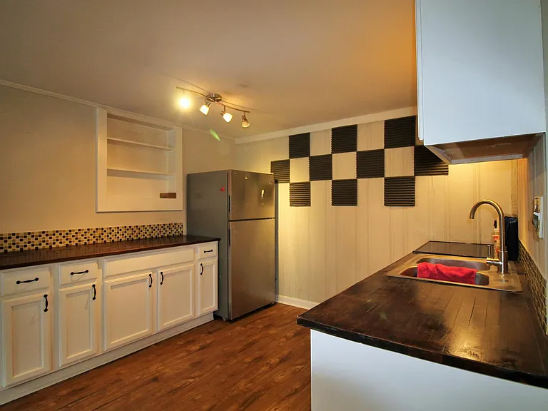 3999 Withrow Dr — Photo 4