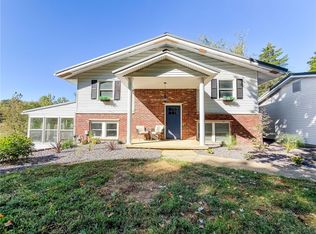 103 Walnut St, Marshall, IL 62441