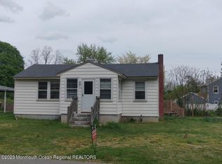 6 Earley Dr, New Egypt, NJ 08533