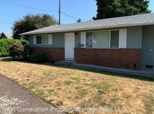 886 N 57th St, Springfield, OR 97478