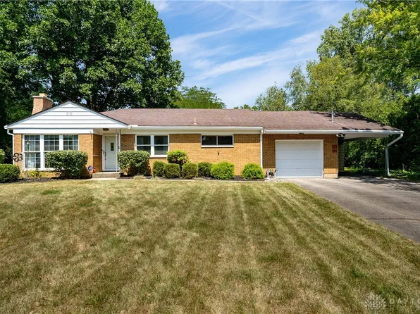 104 Hillcrest Ave, New Carlisle, OH 45344
