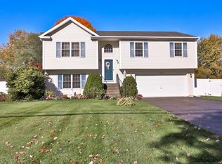 220 Lisha Kill Rd, Schenectady, NY 12309