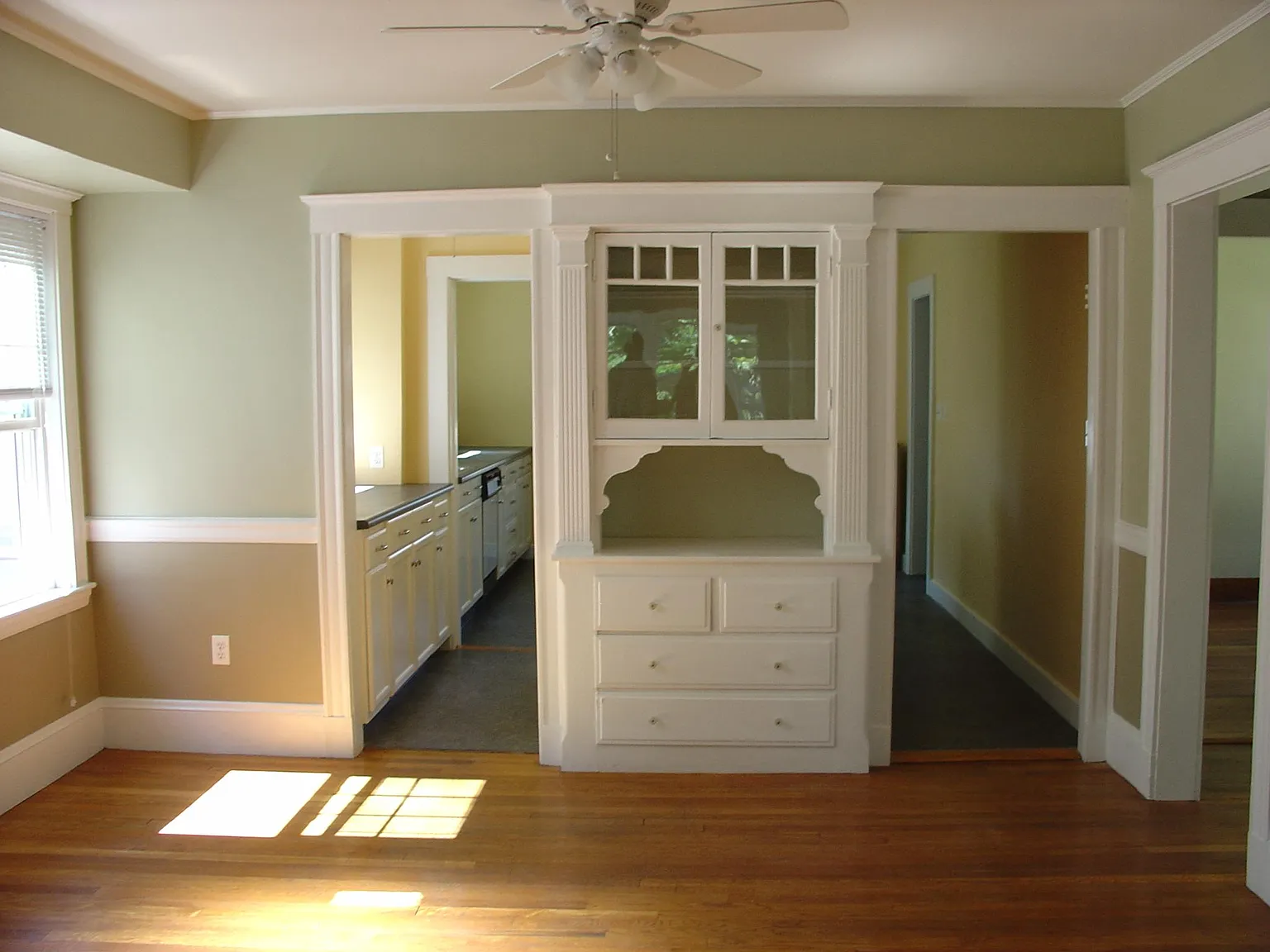 30 Willard Ave — Photo 3