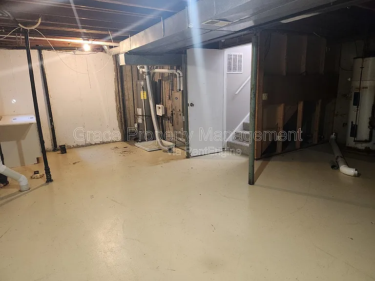 492 S Dover Ave — Photo 18