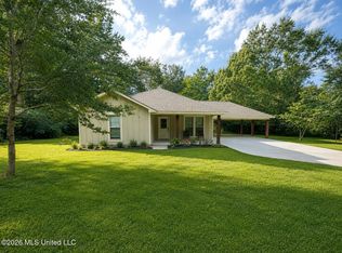 10121 Islewood Dr, Vancleave, MS 39565