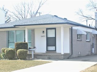 24657 Flower Ave, Eastpointe, MI 48021