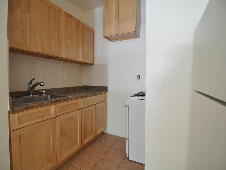 2nd image of 283 W 147th St APT B