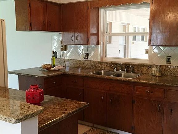 5th image of 7304 Kingsbury Cir