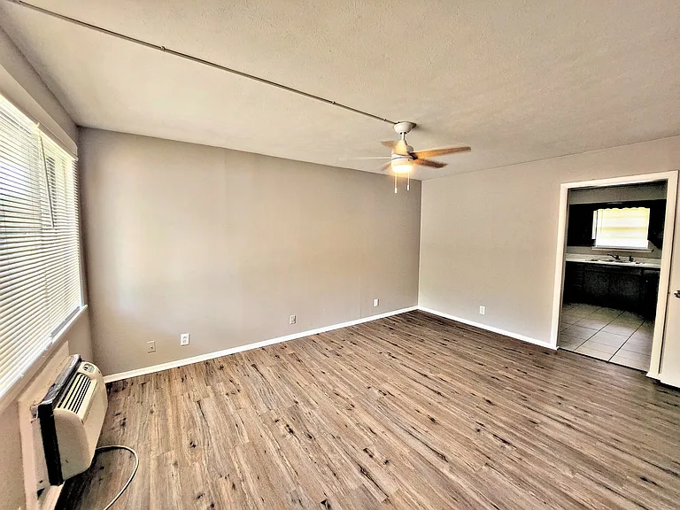 4510 Foster Ave SW — Photo 8