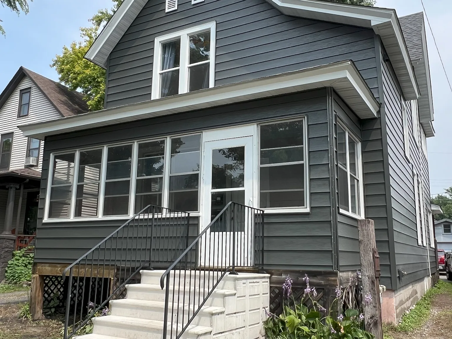 6 bed, 1936 sqft, $635 — Photo 2