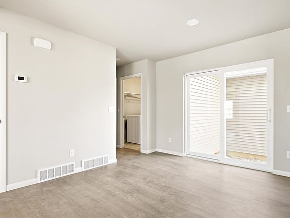 5th image of 823 Indigo Ln
