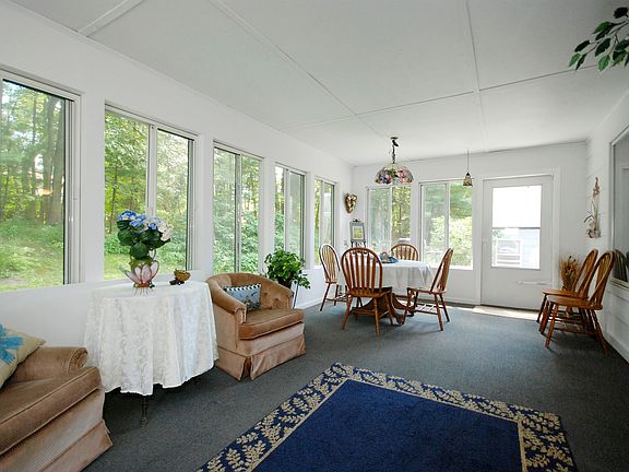 4th image of 14 Gallup Dr