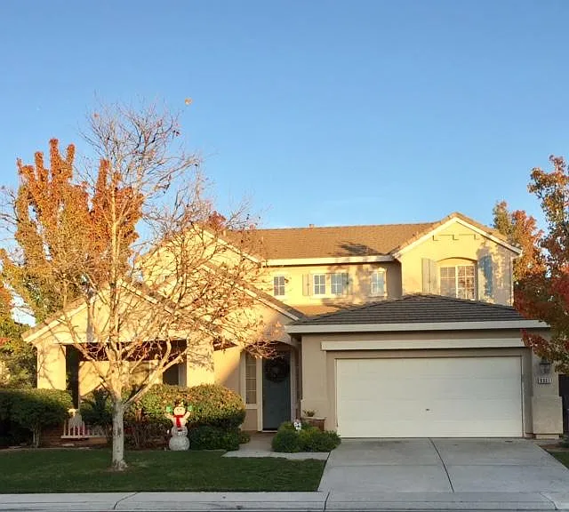 9901 W Taron Dr — Photo 1