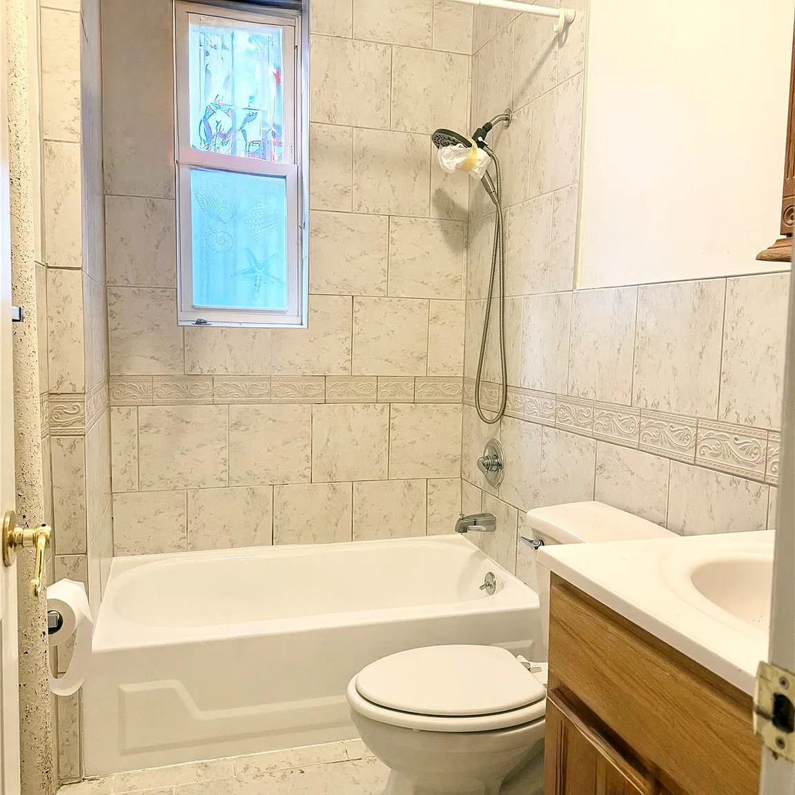 1 bed, 1.0 bath, 400 sqft, $1,900 — Photo 4