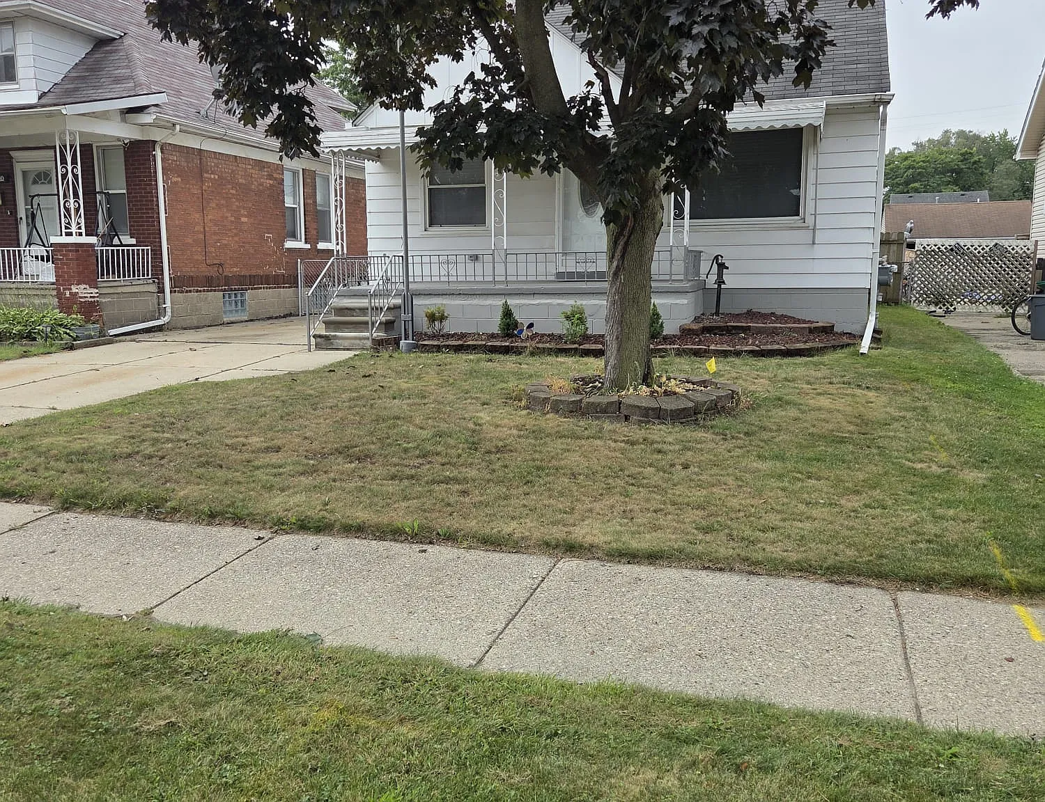 Dale Ave, Center Line — Photo 1