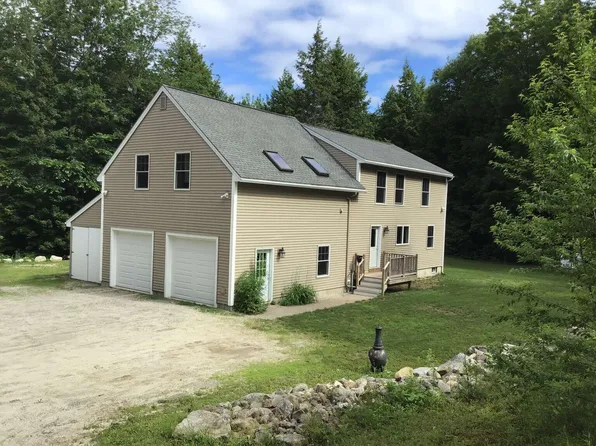 104 Valley Road, Raymond, ME 04071
