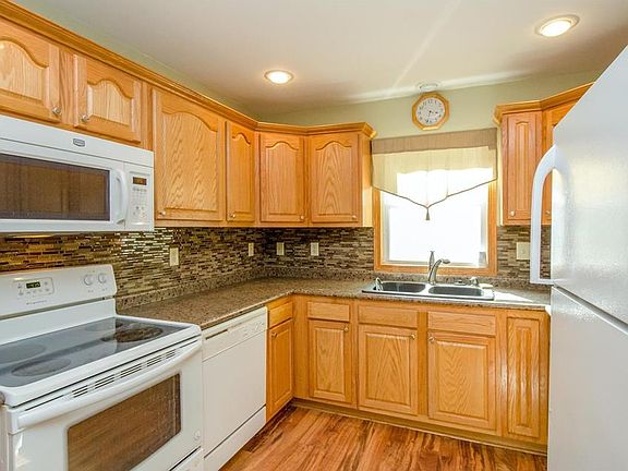 4th image of 5325 Harbet Ave NW
