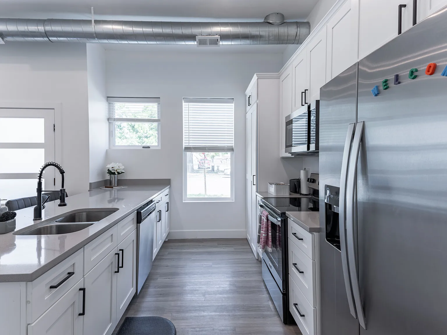2 bed, 1.5 bath, 1200 sqft, $2,049 — Photo 4