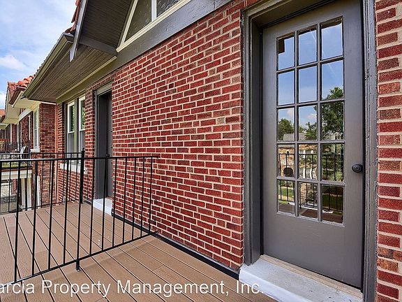 3rd image of 5016 Pernod Ave #2F