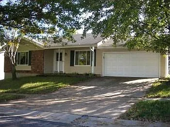 1134 Shadowoak Dr photo 1