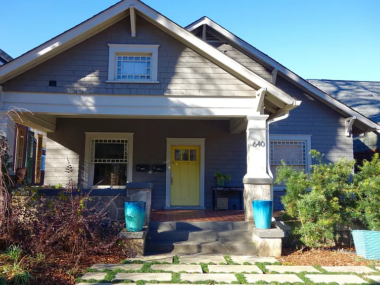 640 Linwood Ave NE — Photo 2