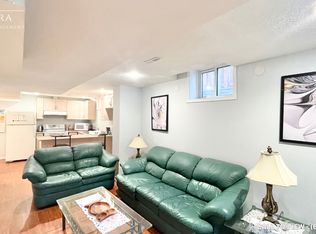 15 Turtlecreek Blvd #2, Brampton, ON L6W 3Y4